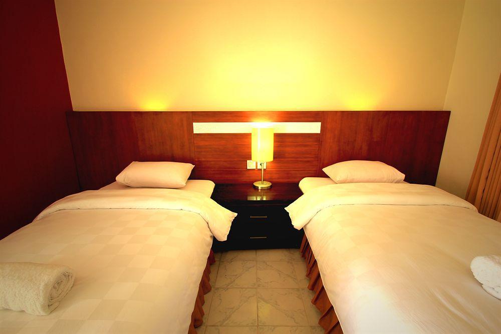 Jesens Inn I Kuta Lombok Exterior foto