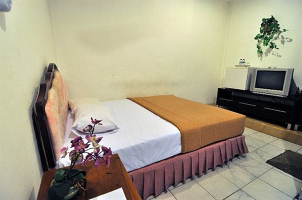 Jesens Inn I Kuta Lombok Exterior foto