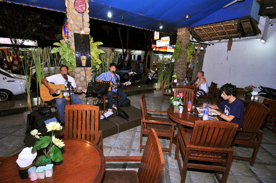 Jesens Inn I Kuta Lombok Exterior foto