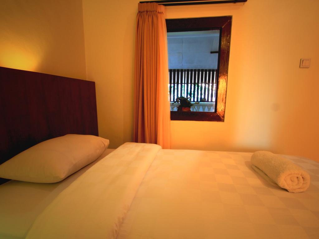 Jesens Inn I Kuta Lombok Exterior foto